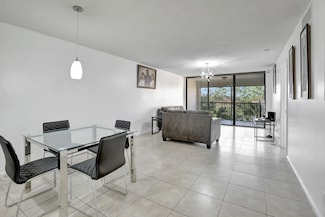8592 W Sunrise Blvd Unit 410, Plantation, FL 33322