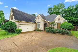 1655 Newton Oak Cir W, Memphis, TN 38117