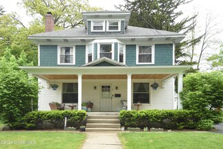 45 Ray St, Schenectady, NY 12309