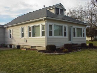 494 Shorefield Dr, Chippewa Lake, OH 44215