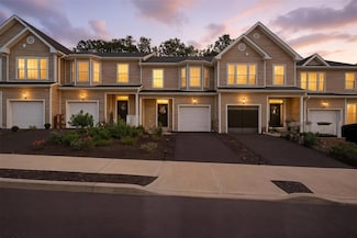 28 Pinto Rd W, Middletown, NY 10941