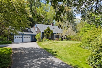 105 Brook Rd, Falmouth, ME 04105