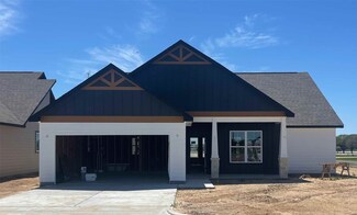 1702 Lantana Ln, El Campo, TX 77437