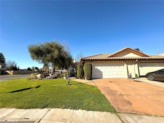 2525 Driftwood Dr, Madera, CA 93637