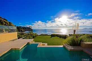 25 Bay Dr, Laguna Beach, CA 92651
