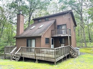 103 Saddle Brook Ln, Hawley, PA 18428