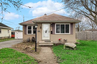 8928 Hook St, Highland, IN 46322