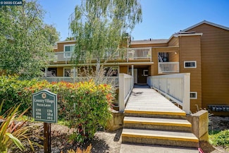 186 Farm Ln, Martinez, CA 94553