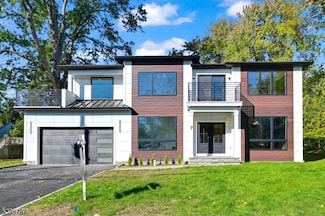 7 Boulderwood Dr, Livingston, NJ 07039