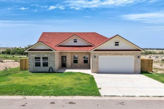 210 Jesus Flores Dr, Del Rio, TX 78840