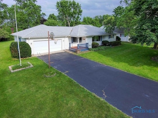1527 Lockwood Rd, Findlay, OH 45840