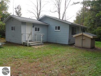 7751 Buhl St, Alger, MI 48610