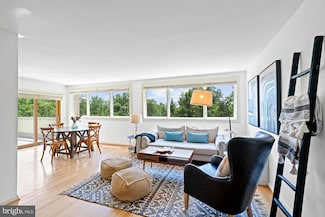4720 Chevy Chase Dr Unit 503, Chevy Chase, MD 20815