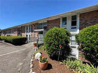 345 Main Rd Unit 204, Tiverton, RI 02878