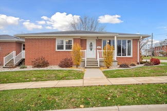 207 2nd St W, Worthington, IA 52078