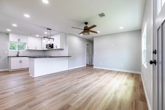 9529 Fairland Dr, Houston, TX 77051