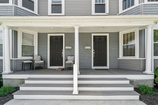 381 Hunnewell St Unit 381, Needham Heights, MA 02494