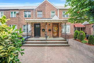 60-51 71st St, Flushing, NY 11378