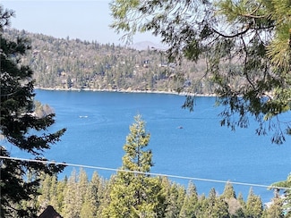 534 Dover Ct, Lake Arrowhead, CA 92352