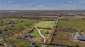 3850 Doc Henry Rd, Lee's Summit, MO 64082