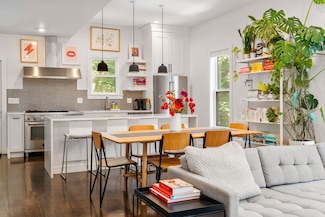 92 Seaverns Ave Unit 2, Jamaica Plain, MA 02130