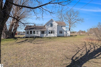 1201 E Duck Lake Rd, Grawn, MI 49637