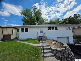 5517 Pioneers Blvd, Lincoln, NE 68506