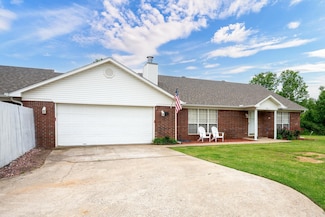 1005 S German Ln, Conway, AR 72034