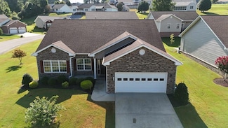 356 Paris Harbor Dr, Paris, TN 38242