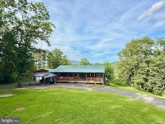 560 Pin Oak Rd, Moorefield, WV 26836