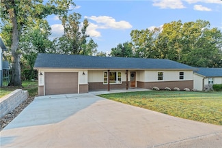 1201 NW 10th St, Bentonville, AR 72712