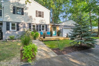33 John F. Kennedy Blvd, Pine Beach, NJ 08741