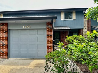 1251 Croydon Ct, Wheaton, IL 60189