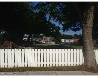 1714 Eastward Dr, Gulfport, MS 39501