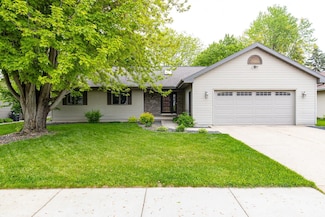 1074 Pendleton Rd, Neenah, WI 54956