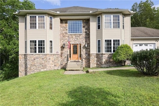 117 Fernwood Rd, Bushkill, PA 18324