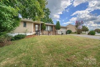 100 Birkshire Way, Fletcher, NC 28732