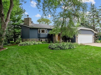 1973 Campbell Cir, Saint Paul, MN 55110