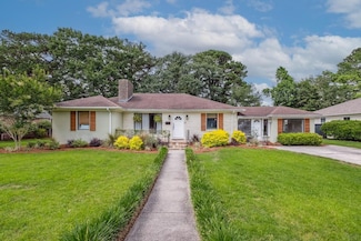 22 Charlestowne Rd, Charleston, SC 29407