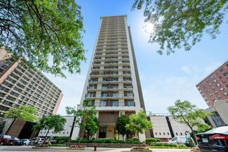 5855 N Sheridan Rd Unit 10G, Chicago, IL 60660
