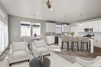 7279 S Kenadi Ct, West Jordan, UT 84084