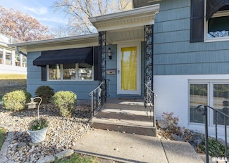 3332 16th St, Moline, IL 61265