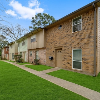 407 W Semands St, Conroe, TX 77301