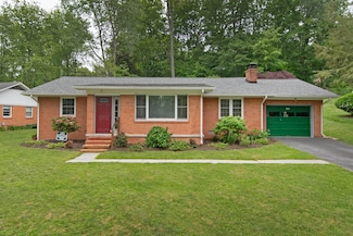290 Echols Ln, Lewisburg, WV 24901