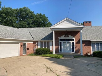 412 Skyview Dr, Seven Hills, OH 44131