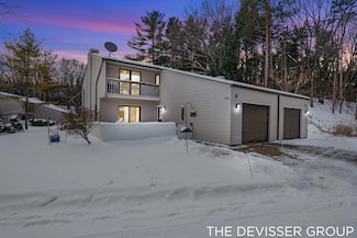 17460 Dunewood Ct Unit A, Spring Lake, MI 49456