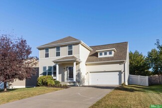 1112 Summit Ridge Dr, Papillion, NE 68046