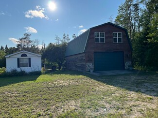 7880 N Borgstrom Rd, Naubinway, MI 49762