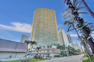 18975 Collins Ave Unit 3000, Sunny Isles Beach, FL 33160
