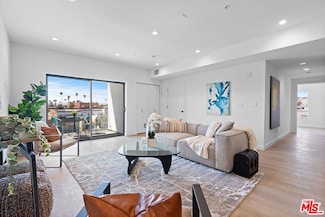 321 S Oxford Ave Unit 303, Los Angeles, CA 90020